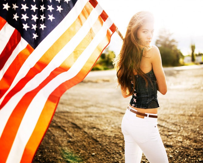 アメリカ国旗女性