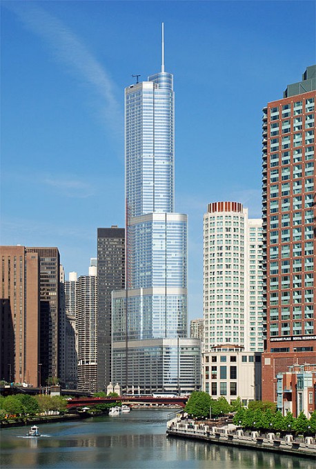 512px-20090518_Trump_International_Hotel_and_Tower,_Chicago