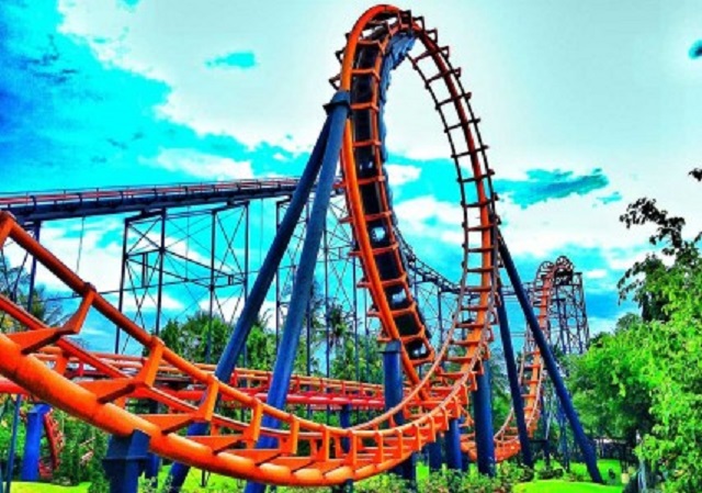 Spur-your-adrenalin-at-Ancol-Dreamland-Theme-Park-427x300