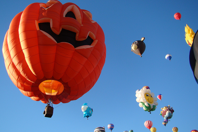 アメリカのアルバカーキ国際気球フェスタの絶景