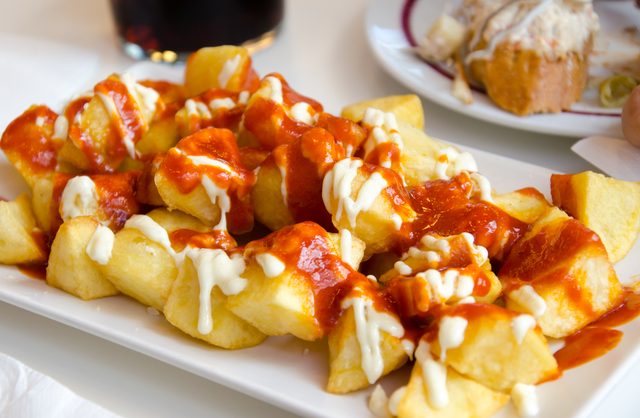 Fried potatoes with sauce
