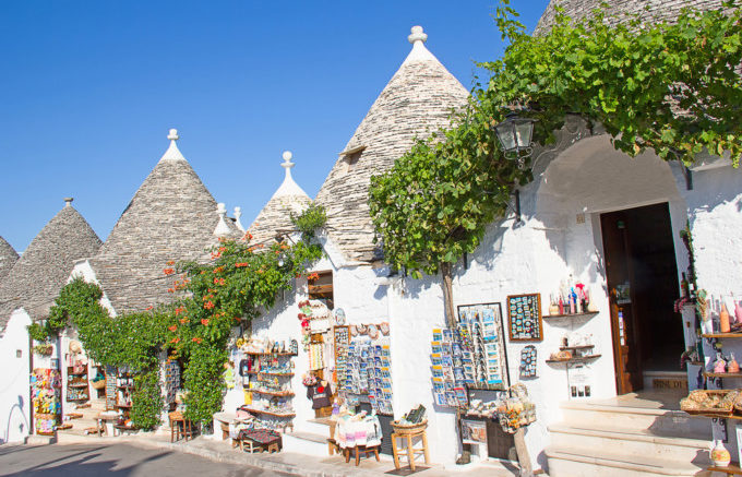 イタリア・アルベロベッロのトゥルッリを紹介！まるでおとぎの世界のよう [タビッポ]