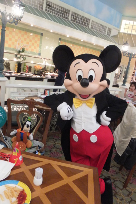 世界のディズニーレストランで独り占め パーク以外でキャラクターに会う方法 ガジェット通信 Getnews