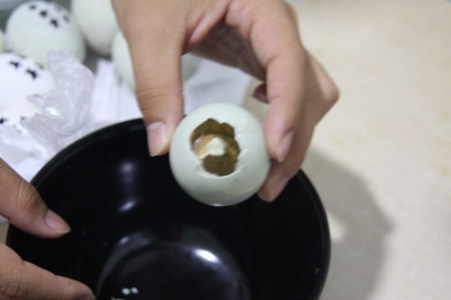 グロ注意 孵化直前の卵 バロット を全種類食べると夢が叶うと聞き 食べてみた Tabippo Net