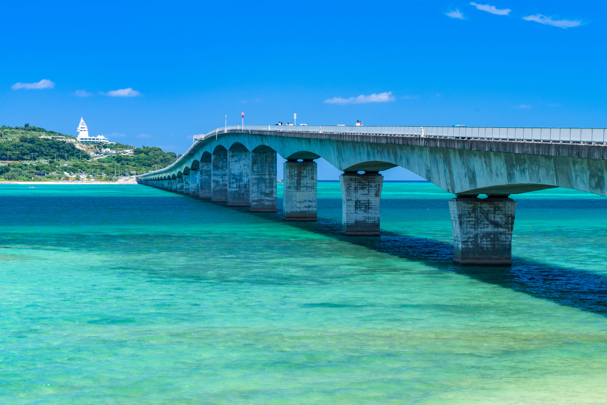 美しい海を渡る古宇利大橋 沖縄の本島から気軽なドライブで到着 Tabippo Net