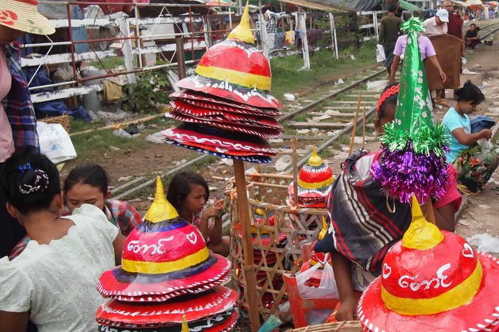 ミャンマー　タウンビョン精霊祭
