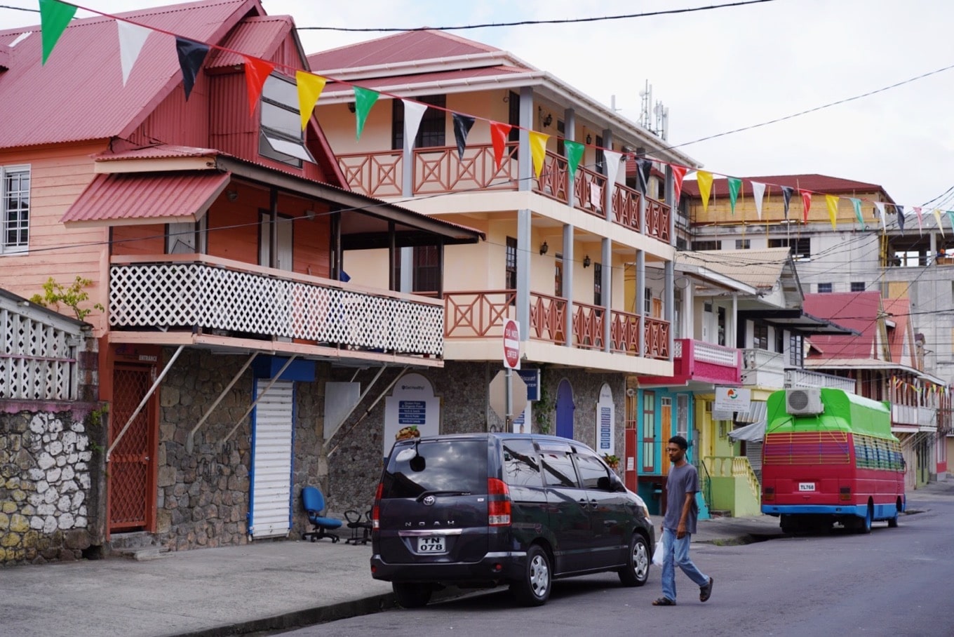 12/29：ドミニカ国（Roseau, Dominica）