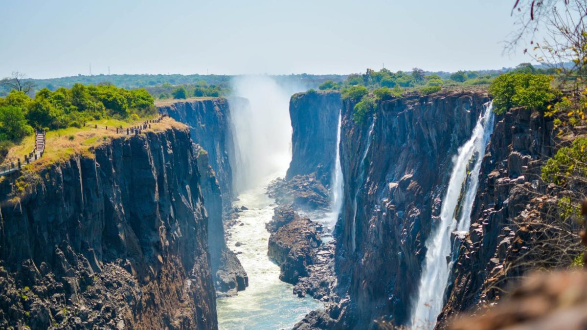 世界百名瀑 I アフリカ・オセアニア 世界百名瀑 I アフリカ・オセアニア いつかこの目で見たい！世界三大瀑布