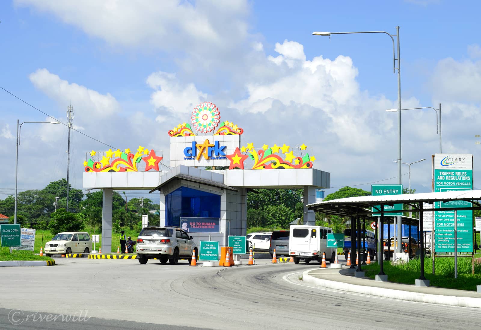 クラーク・フリーポートゾーン・ゲート（クラーク、フィリピン）