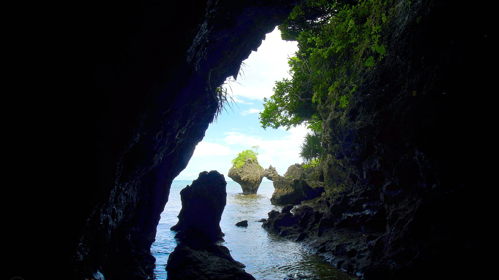 伊原間のサビチ洞（石垣島）