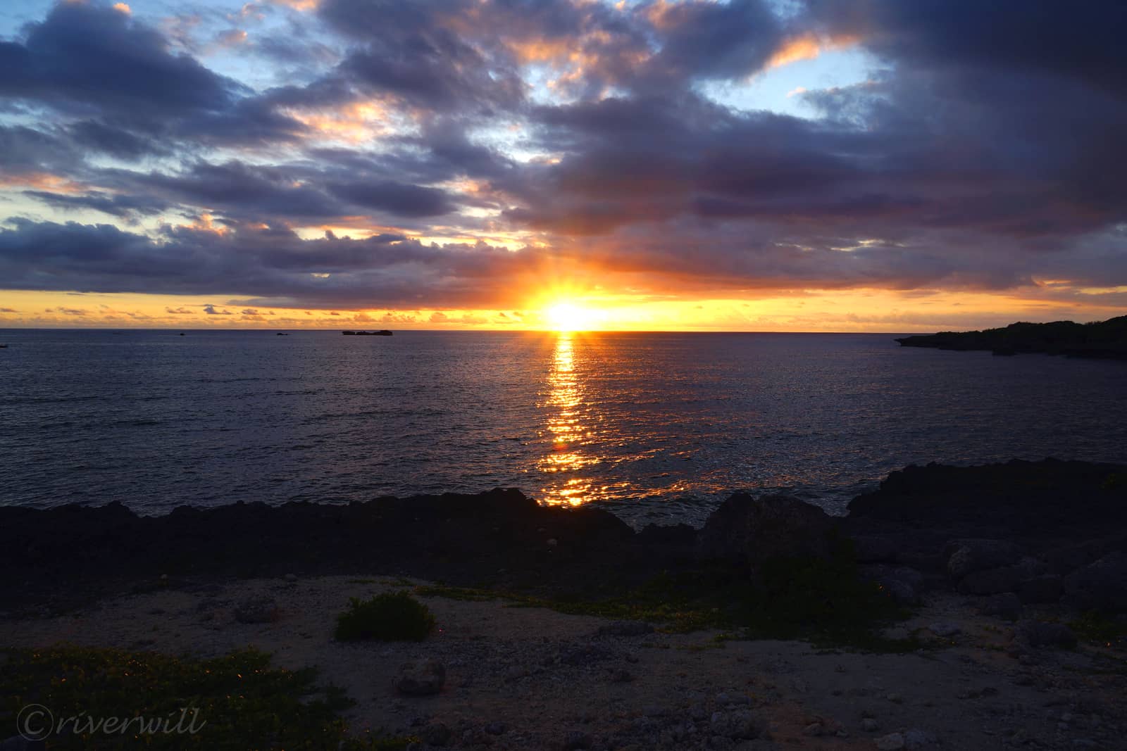 残波ビーチからの夕焼け（沖縄読谷村）