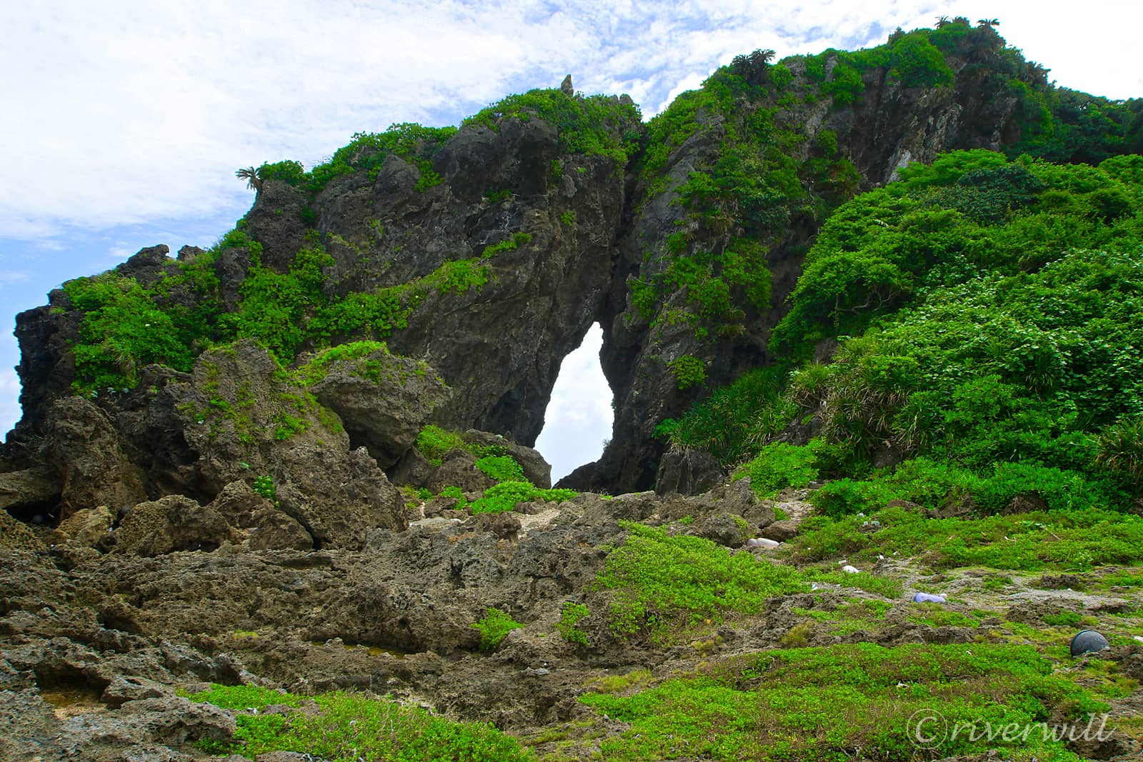 ミーフガー（沖縄・久米島）