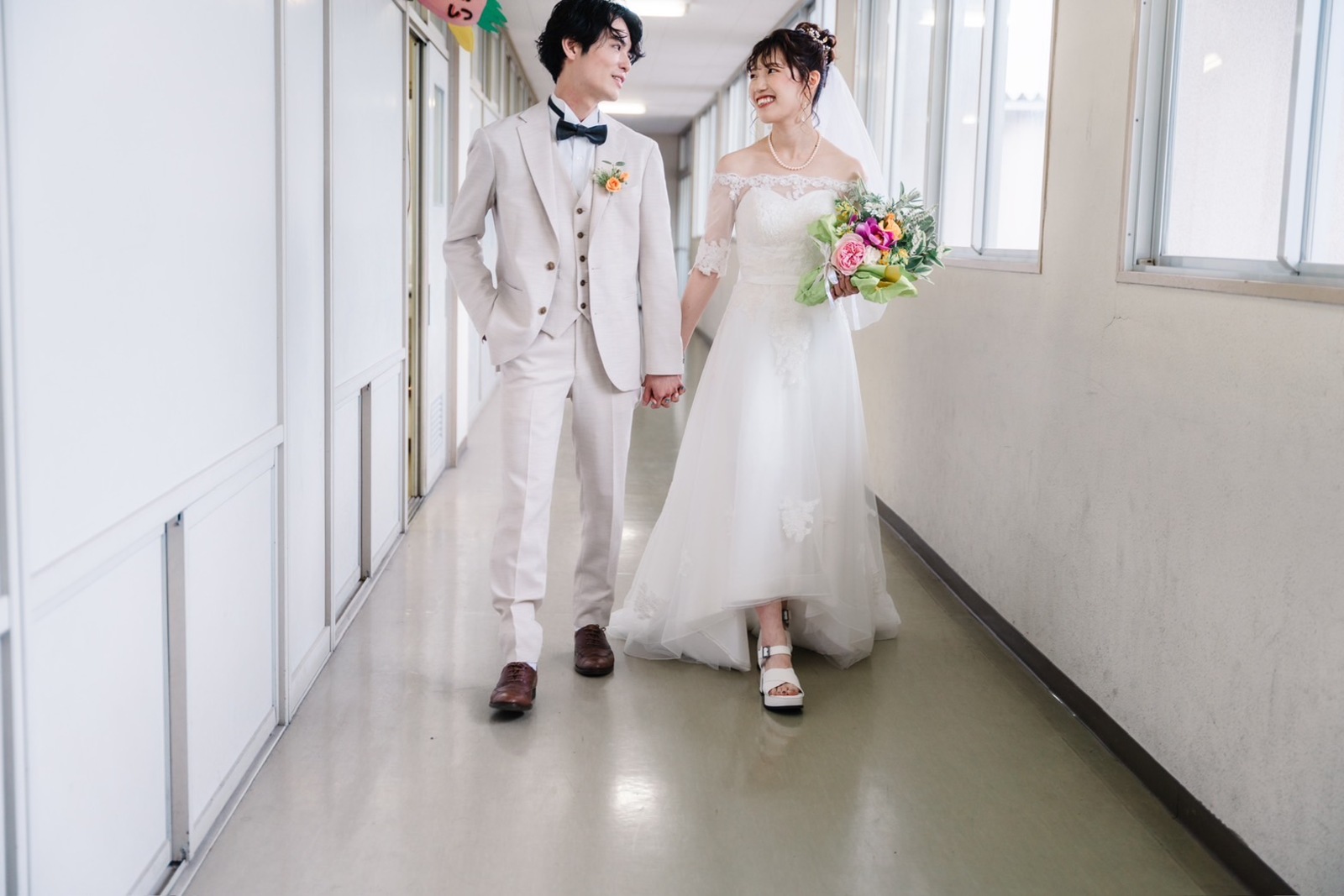 学校で結婚式