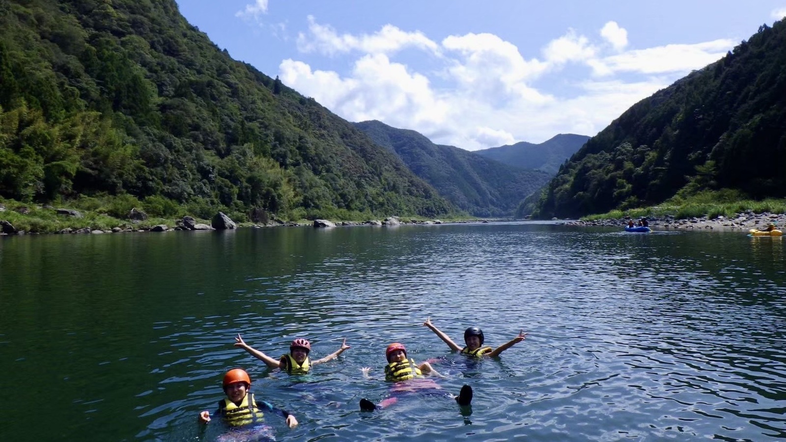 仁淀川と山