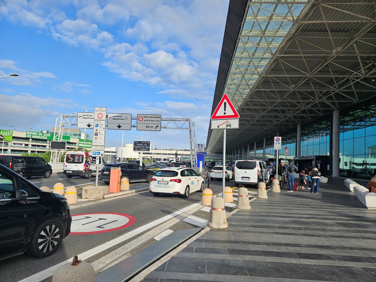 ローマ空港