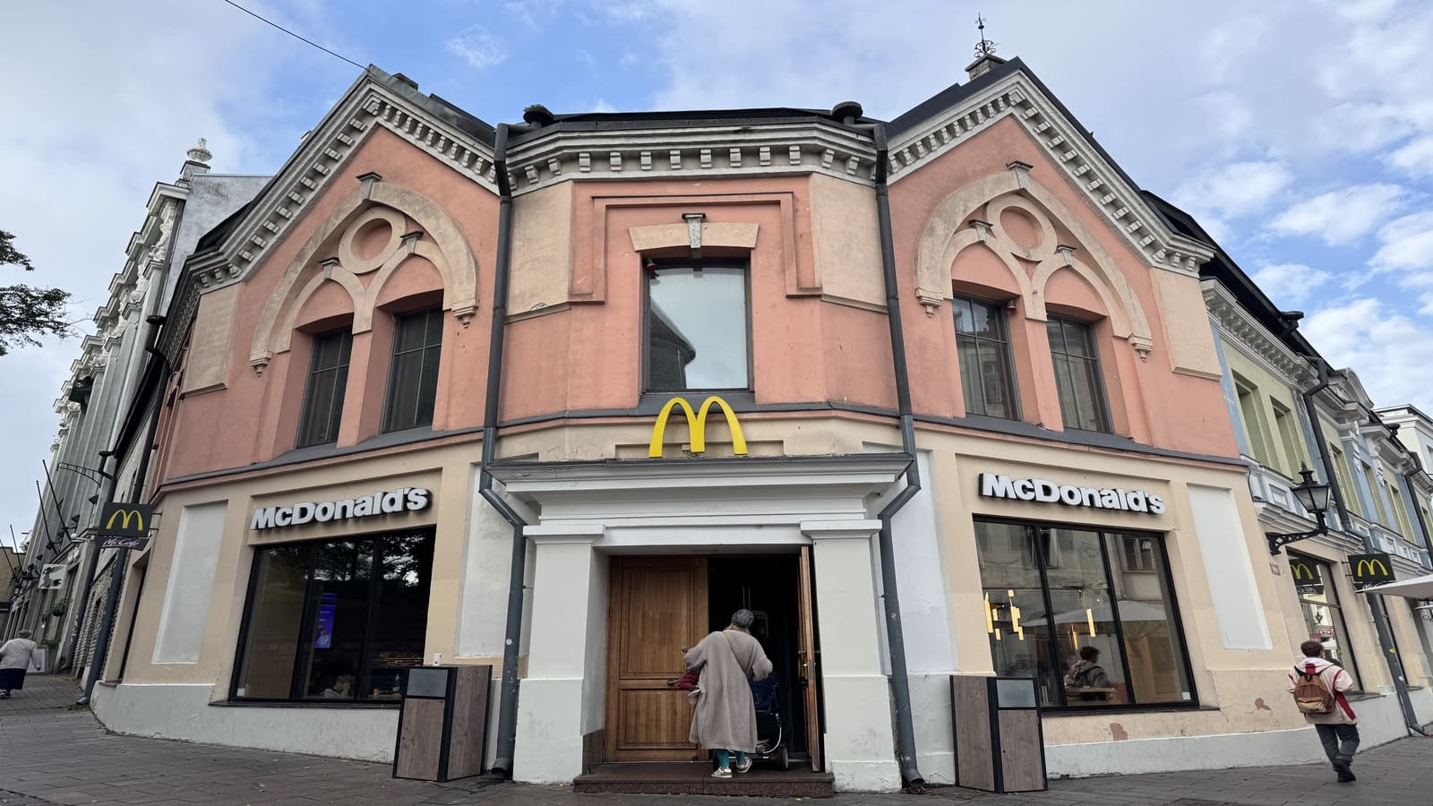 タリンの旧市街、マクドナルド