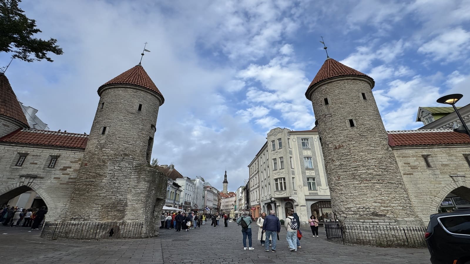 タリンの旧市街、ヴィル門