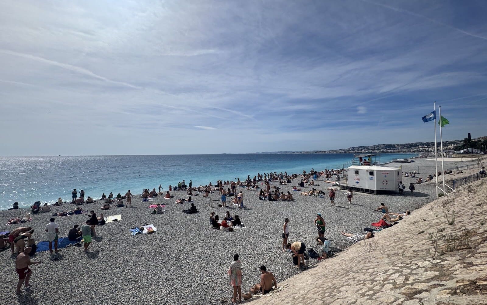 ニースの海沿い