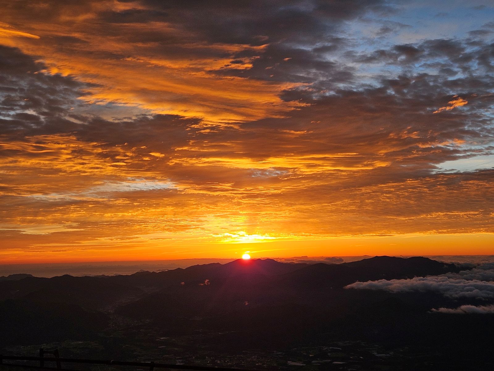 朝焼け　赤岳頂上　八ヶ岳