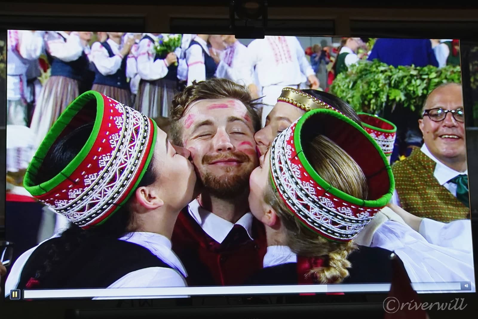 歌と踊りの祭典の様子(ラトビア)