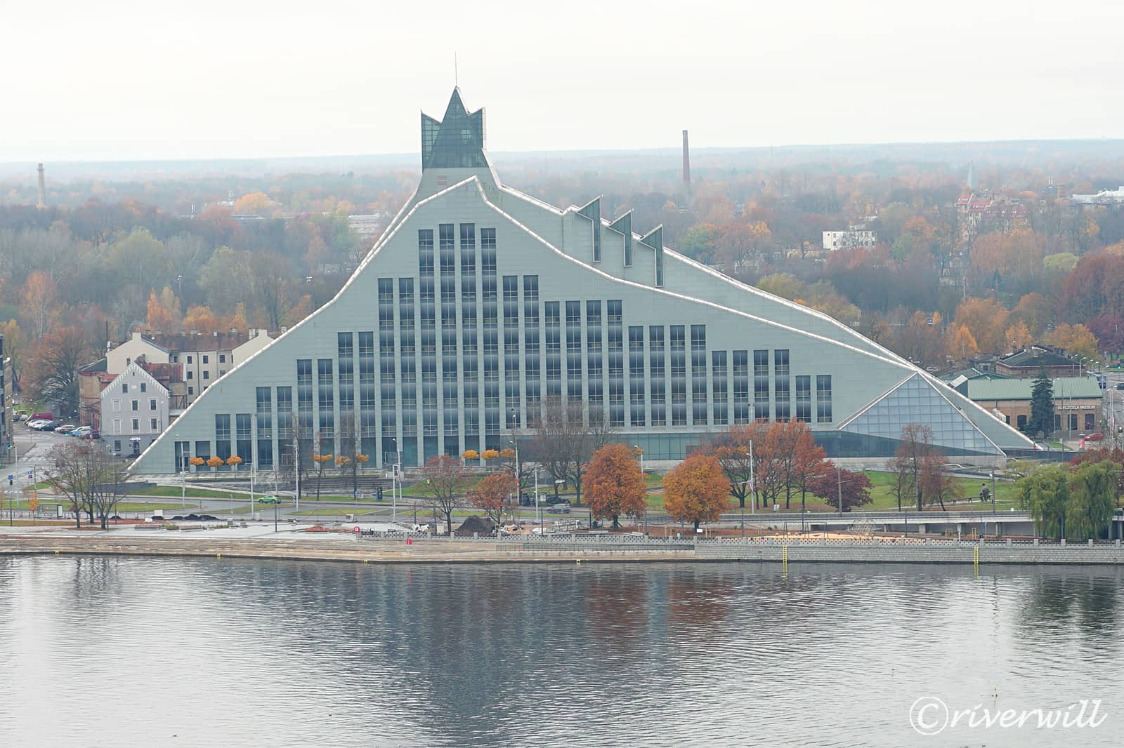 ラトビア国立図書館(ラトビア)