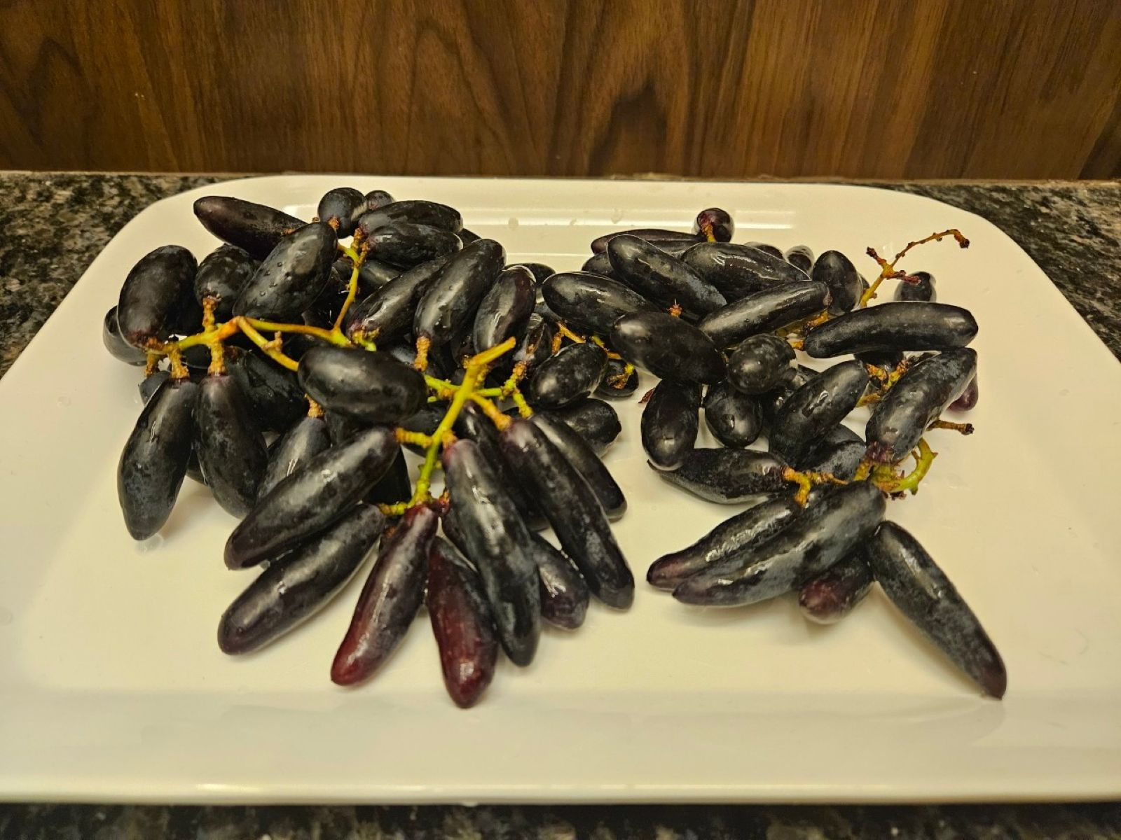 フィンガーグレープ　ベンガルール　インド　KRマーケット