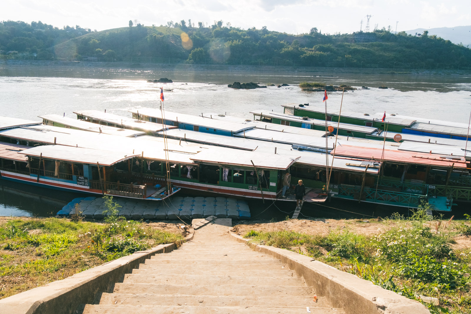 フアイサーイの船着き場