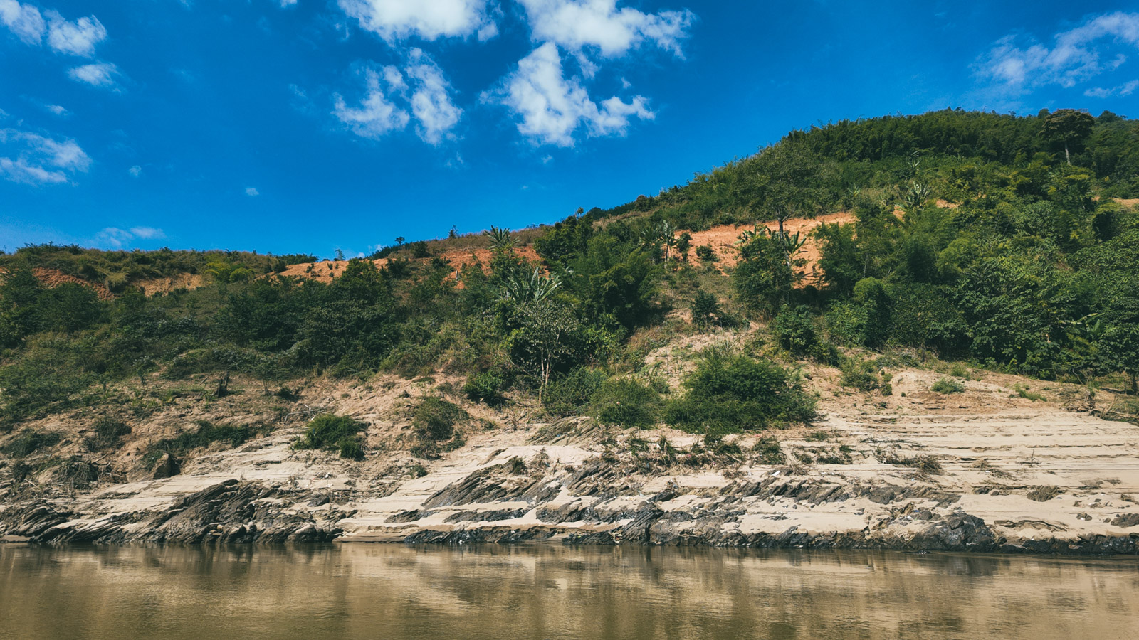 スローボートからの景色