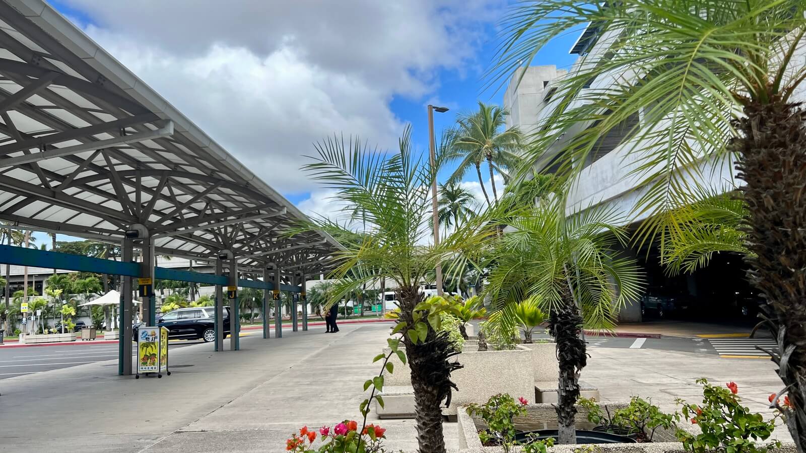 ホノルル空港にて