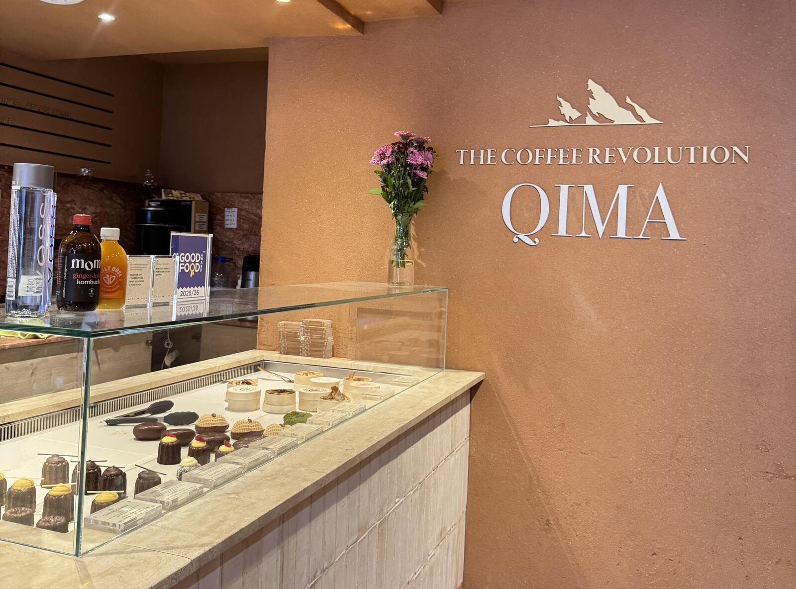 Qimaカフェ店内